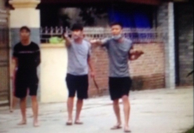Nhóm giang hồ đòi nợ thuê chém 6 người bị thương - ảnh 1