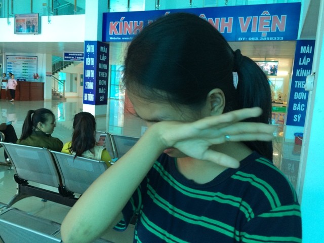 Vụ nữ sinh bị đánh hội đồng đến ngất xỉu: Nhiều đối tượng bỏ trốn - ảnh 2