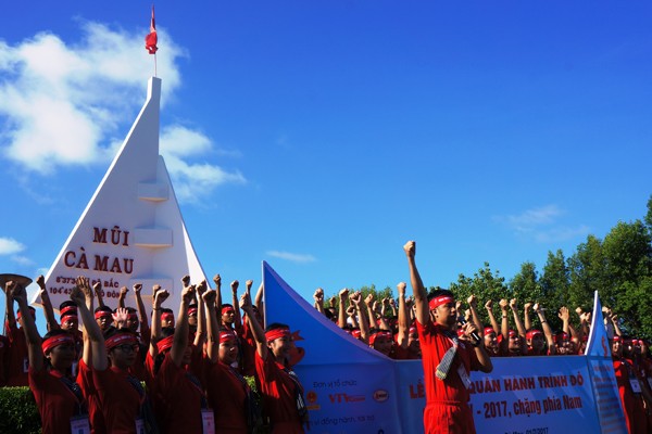 'Hành trình đỏ' xuất phát tại Mũi Cà Mau - ảnh 8