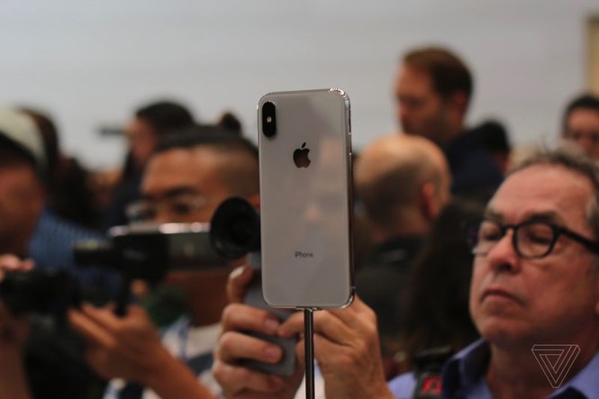 Cảm nhận ban đầu về iPhone X, mẫu iPhone “sang xịn” nhất của Apple - ảnh 9