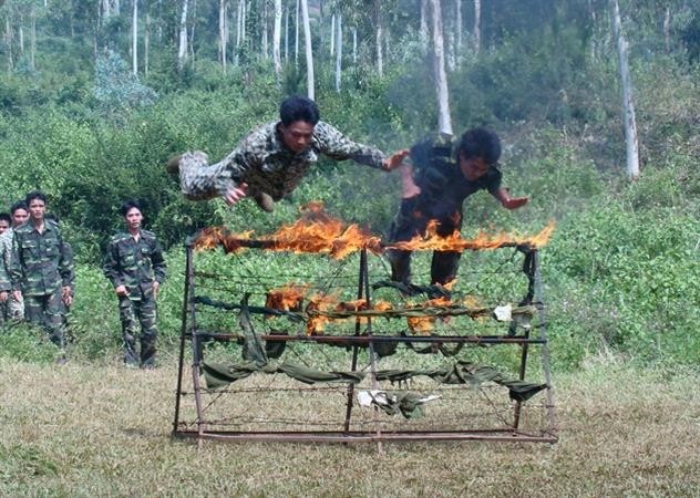 Lính đặc công sẵn sàng chiến đấu
Lính đặc công huấn luyện võ thuật. (Nguồn: Binh chủng Đặc công)