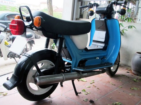 Động cơ và giảm xóc trước lấy từ một chiếc SimSon nam khác. Xe làm trong 5 tháng với tổng chi phí khoảng 12 triệu