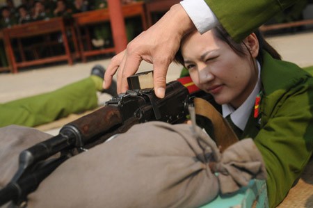 Chỉnh thước ngắm cho trò