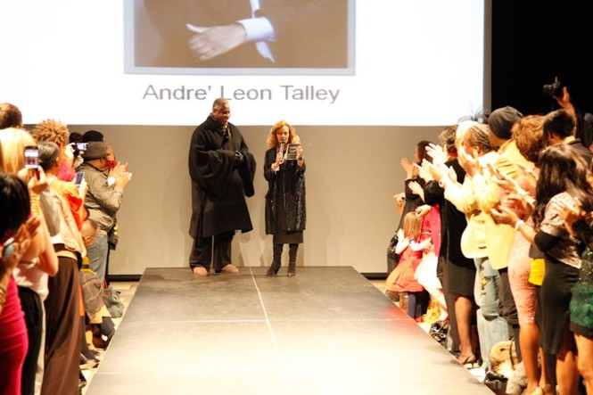 ông Andre’ Leon Talley - biên tập của tạp chí thời trang nổi tiếng và quyền lực nhất thế giới – Tạp chí Vogue và cũng là giám khảo của America’s Next Top Model