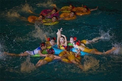 Một màn bơi trình diễn tại một sự kiện ở Bình Nhưỡng ngày 15/2