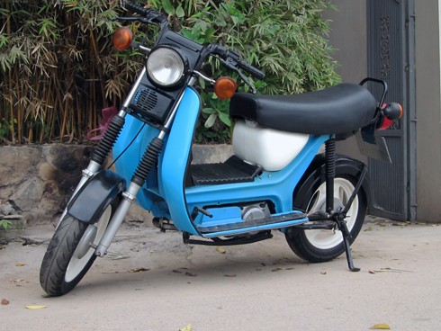 Trả 3 triệu đồng để sở hữu chiếc xe han rỉ, không thể sử dụng. Nhưng bởi đã chót yêu nên với anh Long đó vẫn là niềm hạnh phúc