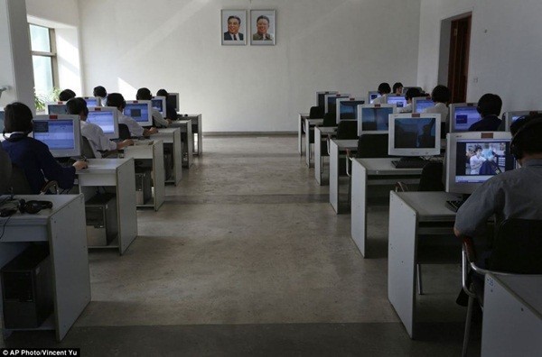 Sinh viên tại trường ĐH Công nghệ Kim Chaek, Bình Nhưỡng