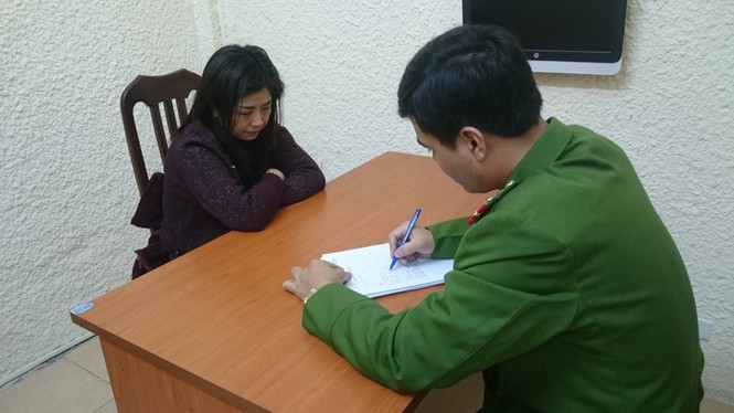 Đột kích 'tổng kho' phụ tùng ô tô trộm cắp tại khu vực chợ Trời - ảnh 1
