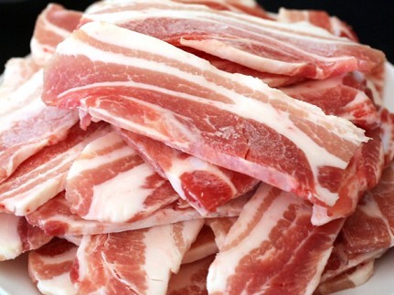 Những bệnh dễ mắc nếu không ăn thịt mỡ - ảnh 1