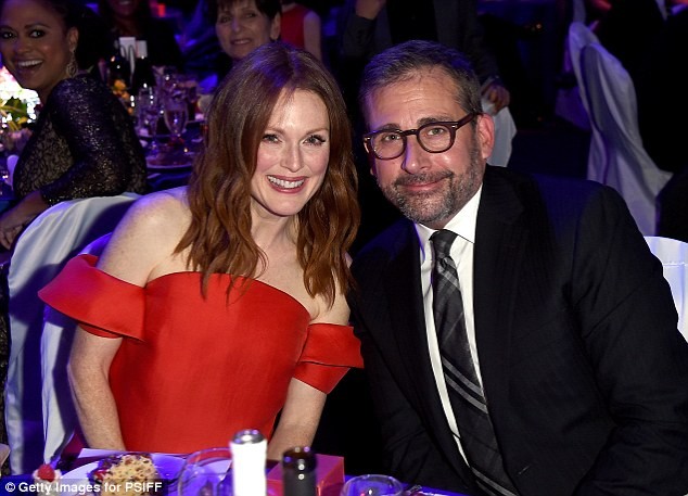Ngỡ ngàng nhan sắc Julianne Moore ở tuổi 54 - ảnh 6