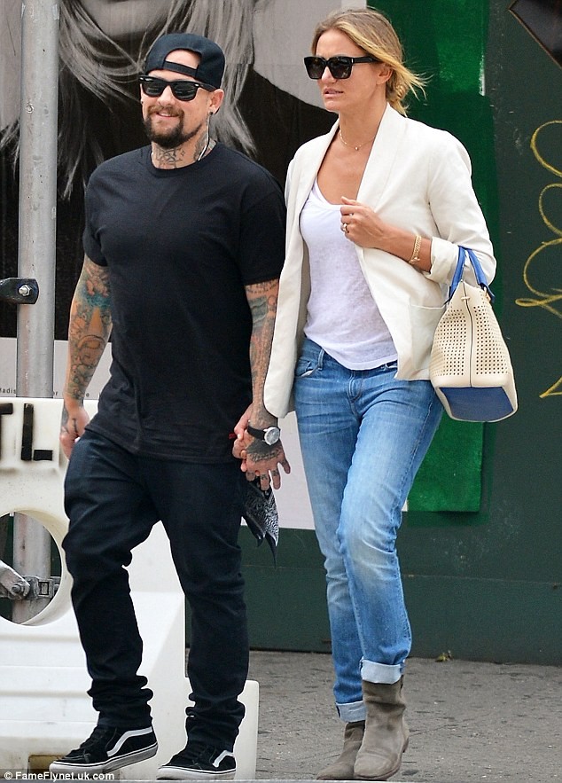Cameron Diaz kết hôn bạn trai rocker - ảnh 1