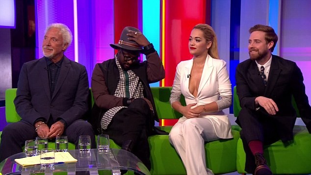 Rita Ora bị khán giả phản đối vì hở hang trên truyền hình - ảnh 6