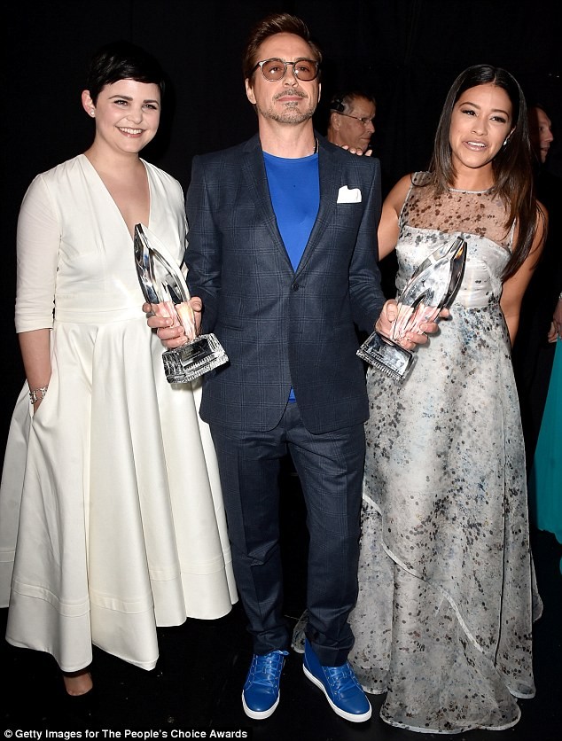 Dàn sao Hollywood nô nức tham dự People's Choice Awards 2015 - ảnh 15