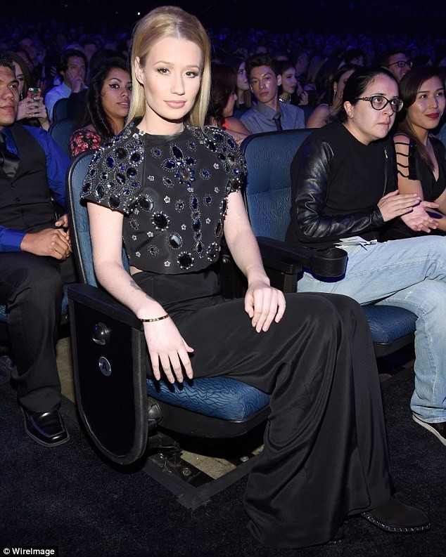Dàn sao Hollywood nô nức tham dự People's Choice Awards 2015 - ảnh 9