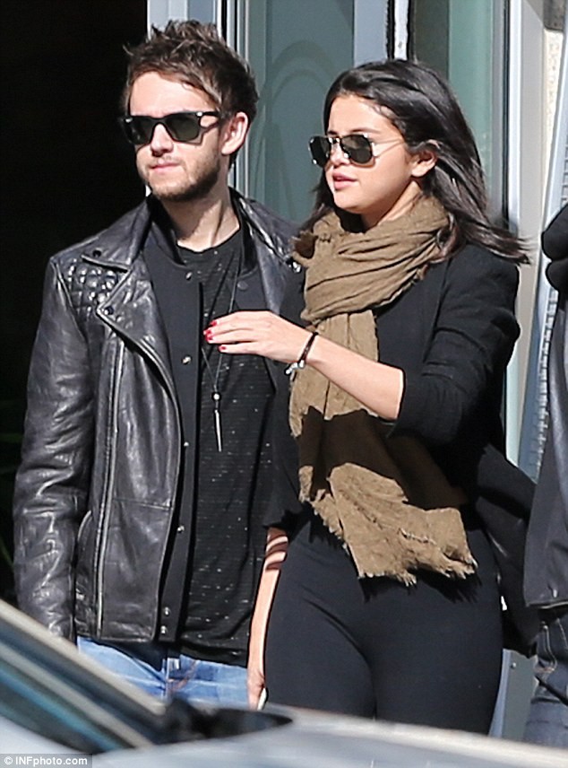 Selena Gomez và bạn trai mới bị theo dõi - ảnh 4