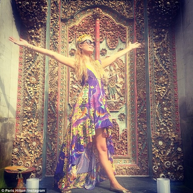 Paris Hilton khoe ảnh đi nghỉ mát đẹp 'mãn nhãn' - ảnh 8