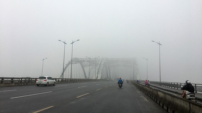 Hà Nội mịt mù trong sương dày đặc - ảnh 5