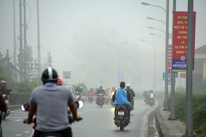 Hà Nội mịt mù trong sương dày đặc - ảnh 6