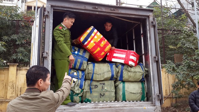 Bắt hàng tấn hải sản lậu Trung Quốc “đổ bộ” vào Việt Nam - ảnh 1