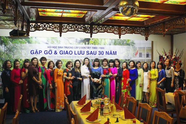 Hội ngộ sau 30 năm giữa trời Âu - ảnh 1