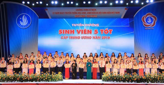 Tuyên dương những học sinh sinh viên tiêu biểu của cả nước - ảnh 4