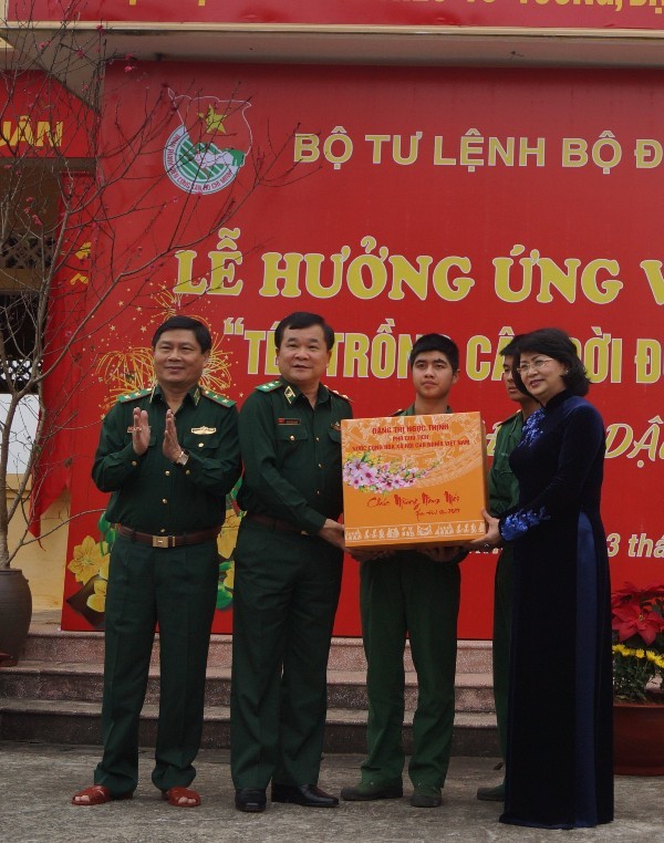 Trồng cây bảo vệ biên giới, khẳng định chủ quyền - ảnh 1