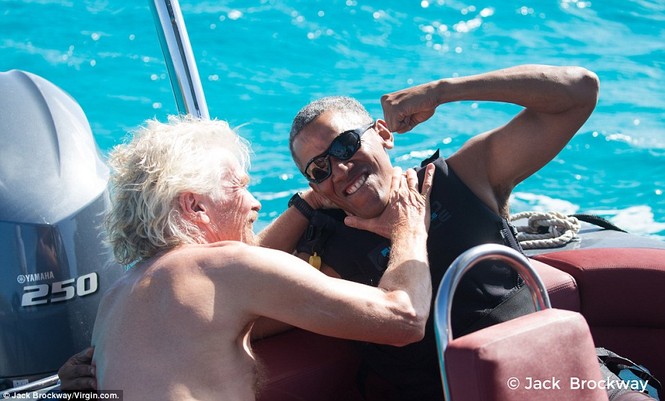 Ông Obama trổ tài lướt ván diều điêu luyện trên biển Caribbe - ảnh 4