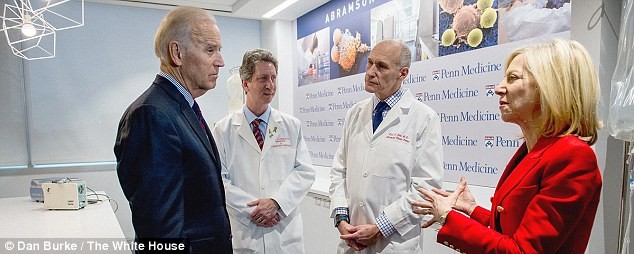 Về hưu, cựu Phó Tổng thống Mỹ Joe Biden đi dạy học - ảnh 1