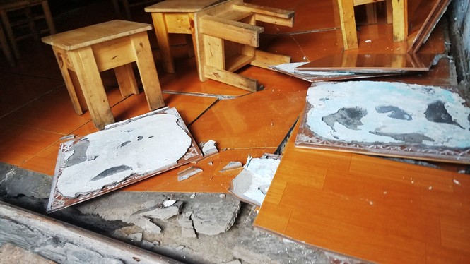 Công trình cao ốc sụt lún gây sập tường nhà dân ở Sài Gòn - ảnh 1