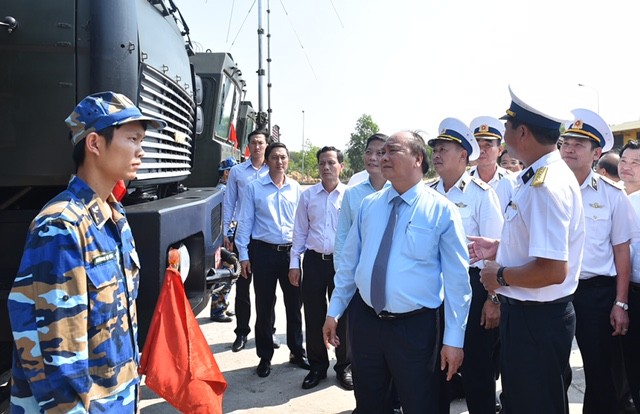 Thủ tướng kiểm tra công tác huấn luyện sẵn sàng chiến đấu tại Lữ đoàn Tên lửa - ảnh 6