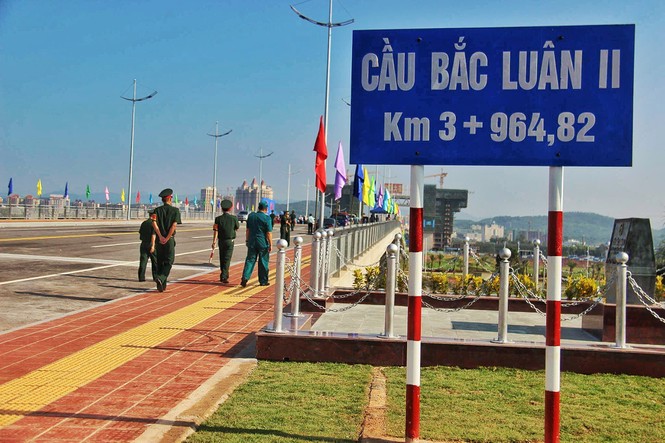 Khánh thành cầu Bắc Luân II nối Việt Nam-Trung Quốc - ảnh 3