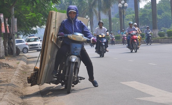 “Hung thần” xe ba bánh vẫn bủa vây Hà Nội - ảnh 3