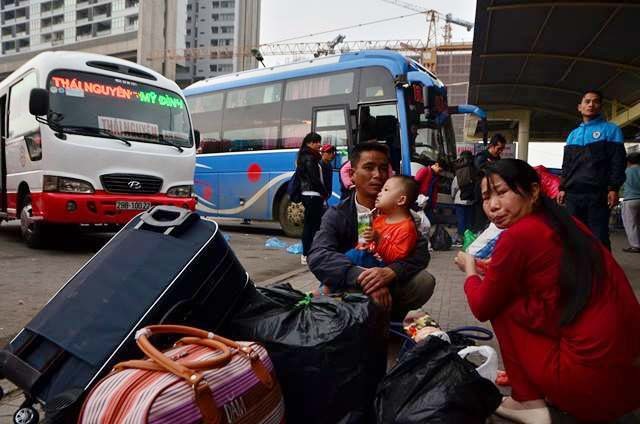 Cửa ngõ phía Nam Hà Nội tê liệt sau đợt nghỉ Tết - ảnh 4
