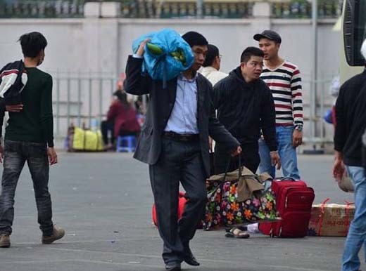 Cửa ngõ phía Nam Hà Nội tê liệt sau đợt nghỉ Tết - ảnh 5