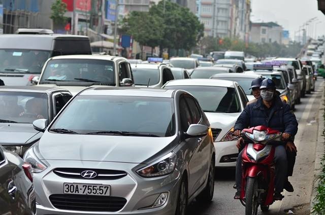 Cửa ngõ phía Nam Hà Nội tê liệt sau đợt nghỉ Tết - ảnh 7