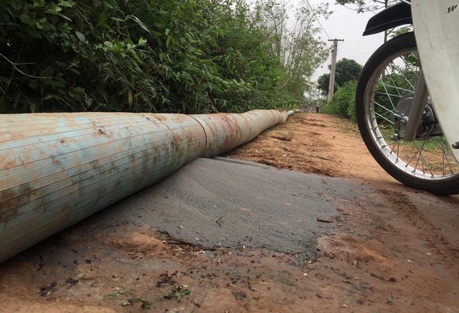 Tàu hút cát rầm rộ ngày đêm trên sông Hồng - ảnh 9