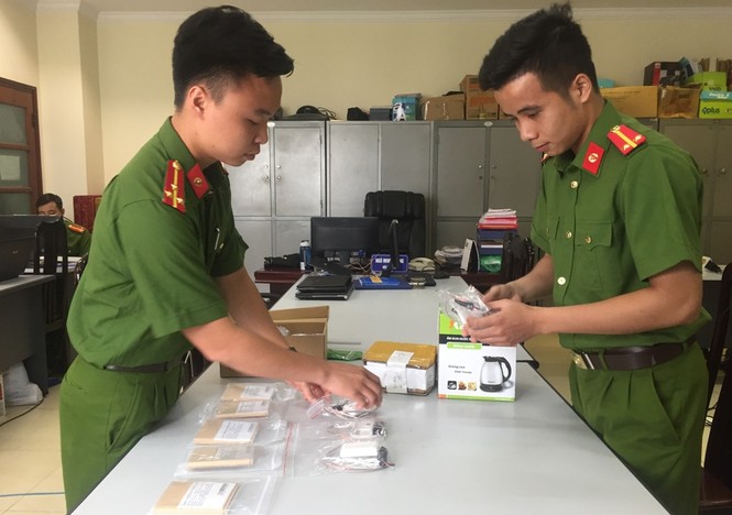 Thu giữ hàng loạt tai nghe siêu nhỏ phục vụ gian lận thi cử - ảnh 1
