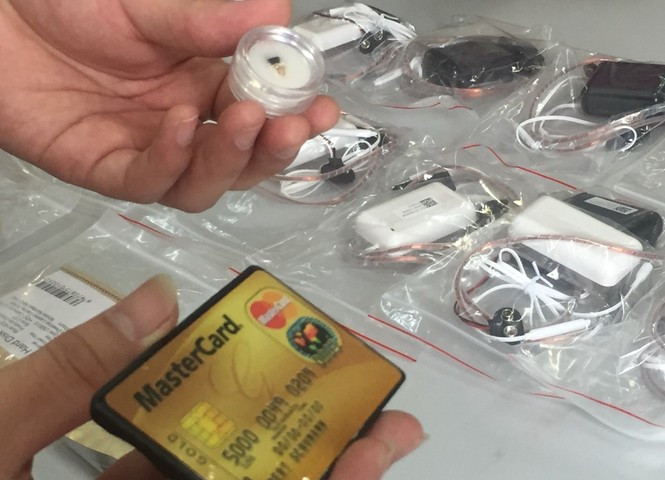Thu giữ hàng loạt tai nghe siêu nhỏ phục vụ gian lận thi cử - ảnh 4