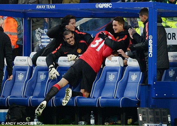 QPR vs M.U (0-2): Dự bị lập đại công - ảnh 2