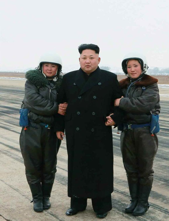 Nữ phi công chiến đấu bật khóc khi gặp ông Kim Jong-un - ảnh 4