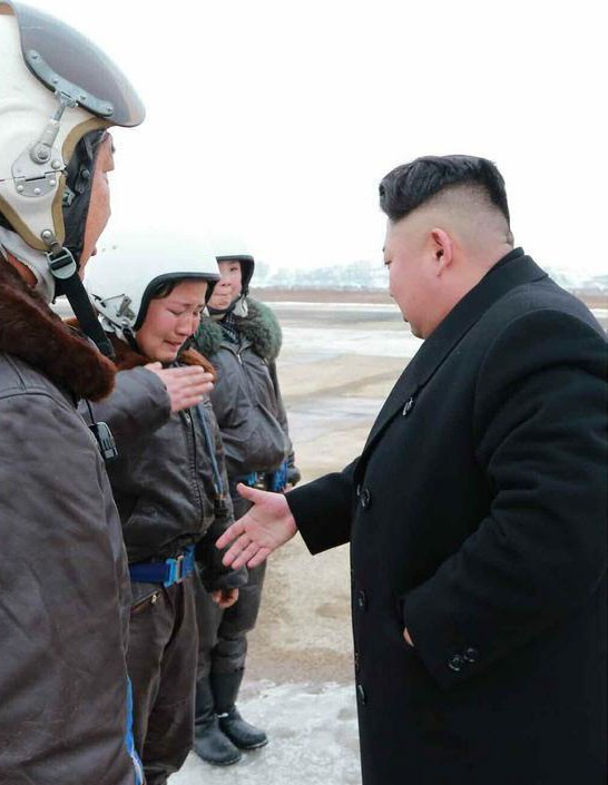 Nữ phi công chiến đấu bật khóc khi gặp ông Kim Jong-un - ảnh 5