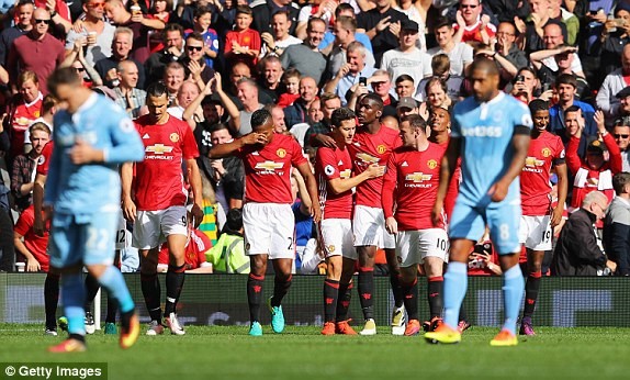 M.U vs Stoke City (1-1): 'Quỷ đỏ' bị níu chân - ảnh 17