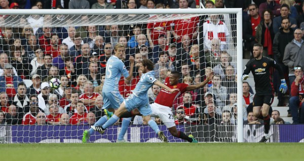 M.U vs Stoke City (1-1): 'Quỷ đỏ' bị níu chân - ảnh 18