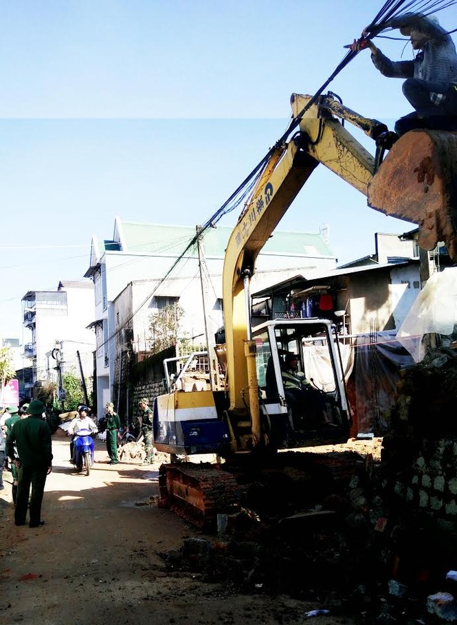 Phát hiện quả bom 'khủng', nặng hàng trăm kg tại Đà Lạt - ảnh 2