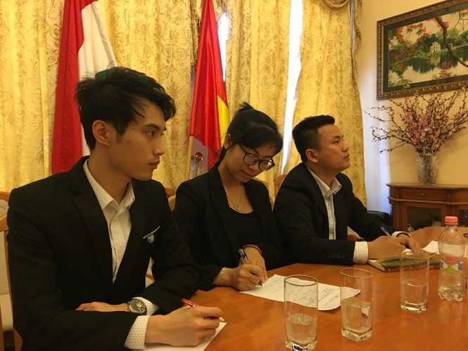 Giao ban trực tuyến với sinh viên Việt Nam tại 7 nước - ảnh 2