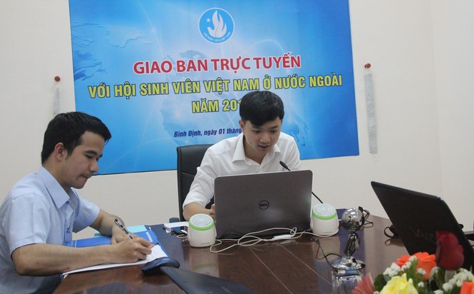 Giao ban trực tuyến với sinh viên Việt Nam tại 7 nước - ảnh 1