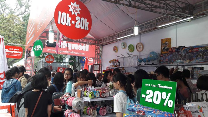 Khai mạc hội sách 'Ngày Sách Việt Nam lần thứ 4' năm 2017 - ảnh 2