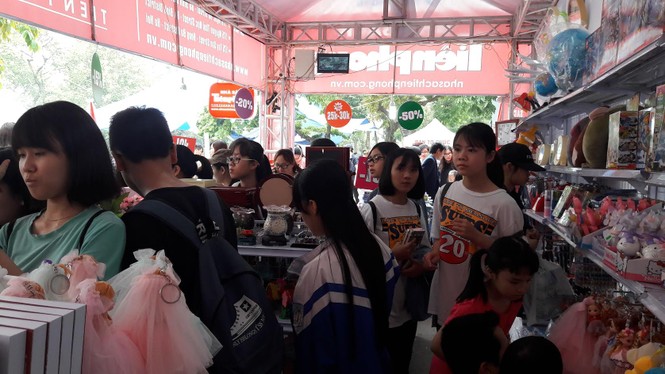 Khai mạc hội sách 'Ngày Sách Việt Nam lần thứ 4' năm 2017 - ảnh 4