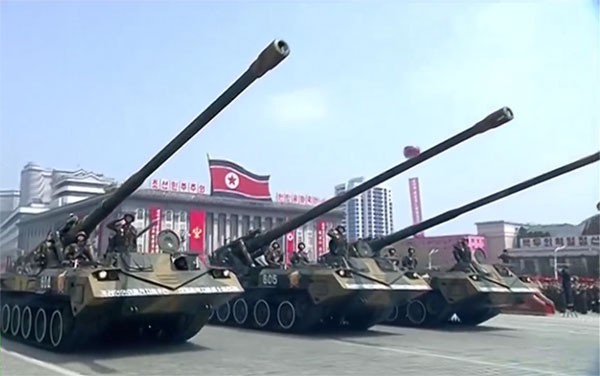 Cận cảnh cuộc duyệt binh hoành tráng nhất lịch sử CHDCND Triều Tiên - ảnh 10