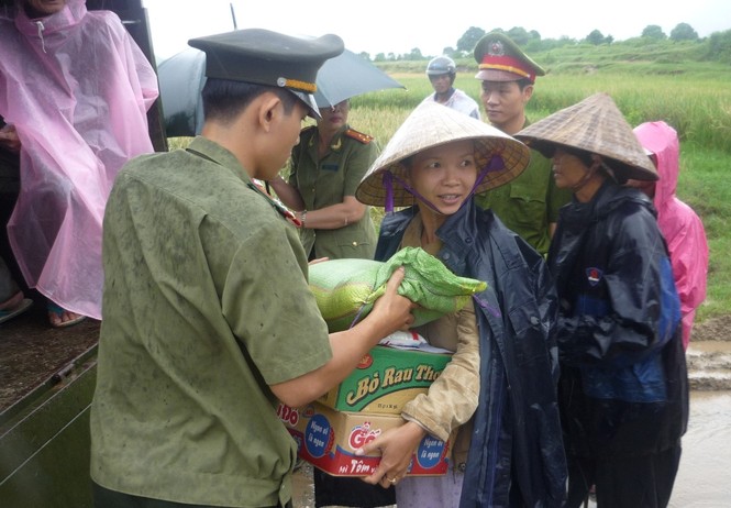 Tình nguyện lập công vì an ninh Tổ quốc - ảnh 4